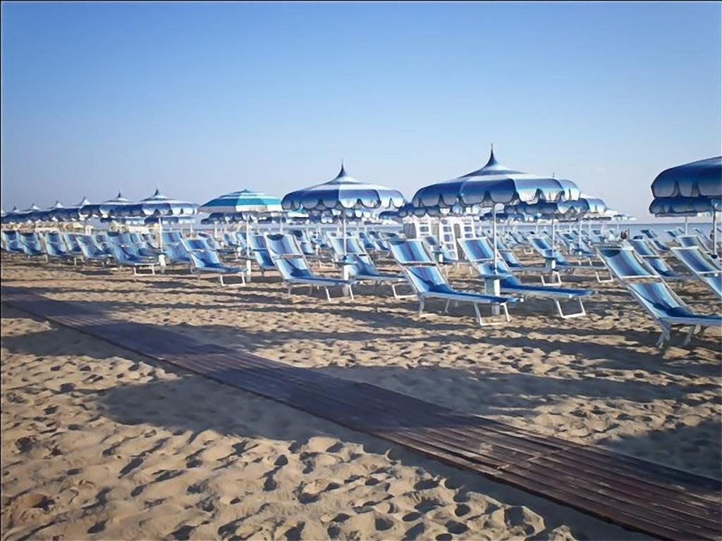 Residence Acqua Suite Marina Rimini Exterior foto