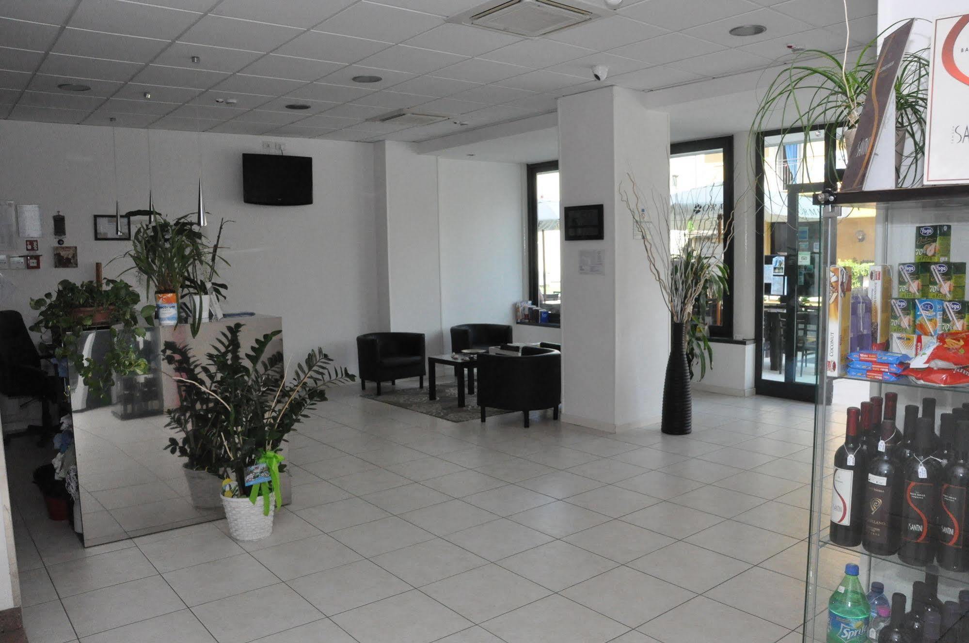 Residence Acqua Suite Marina Rimini Exterior foto