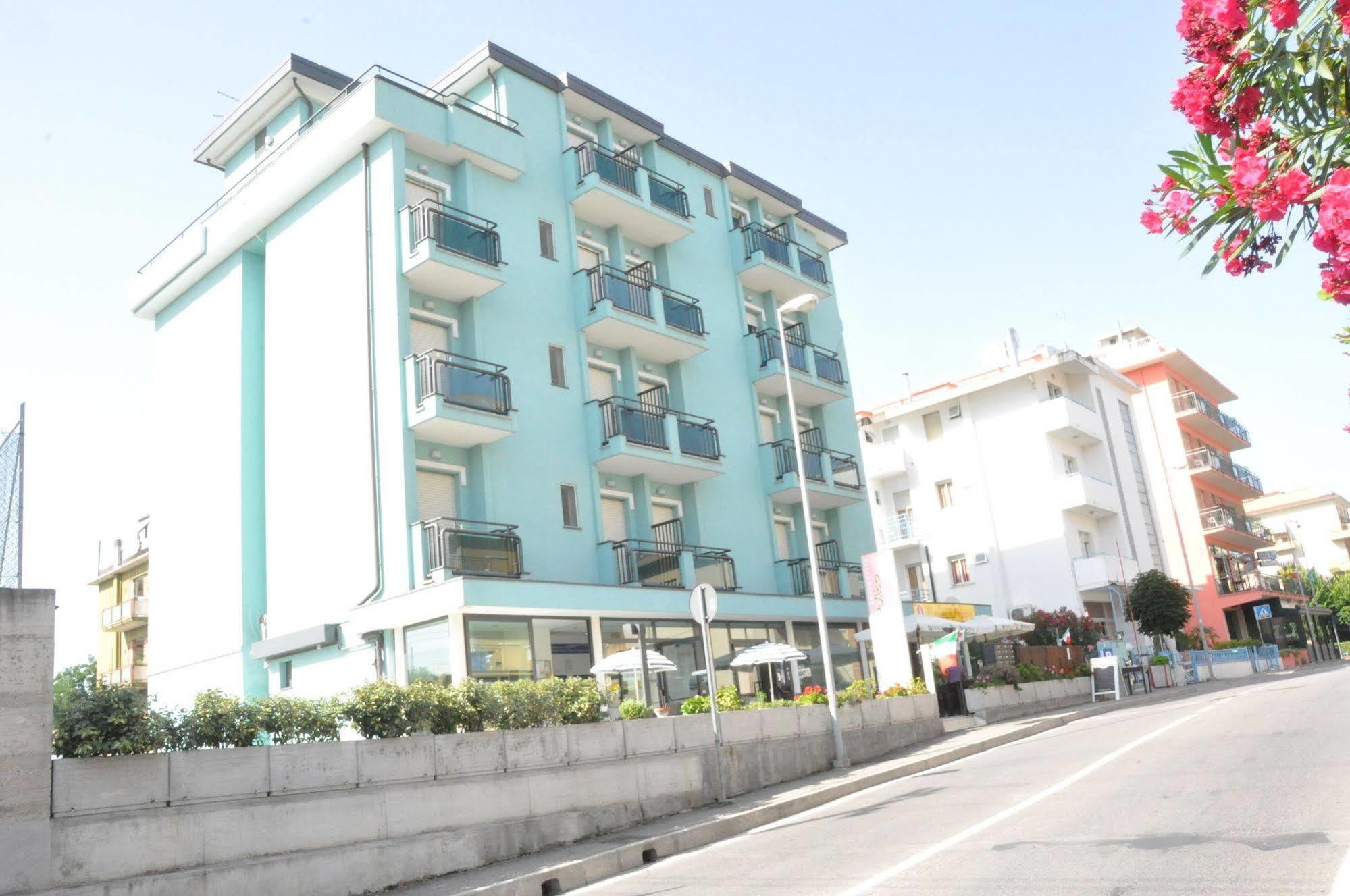 Residence Acqua Suite Marina Rimini Exterior foto