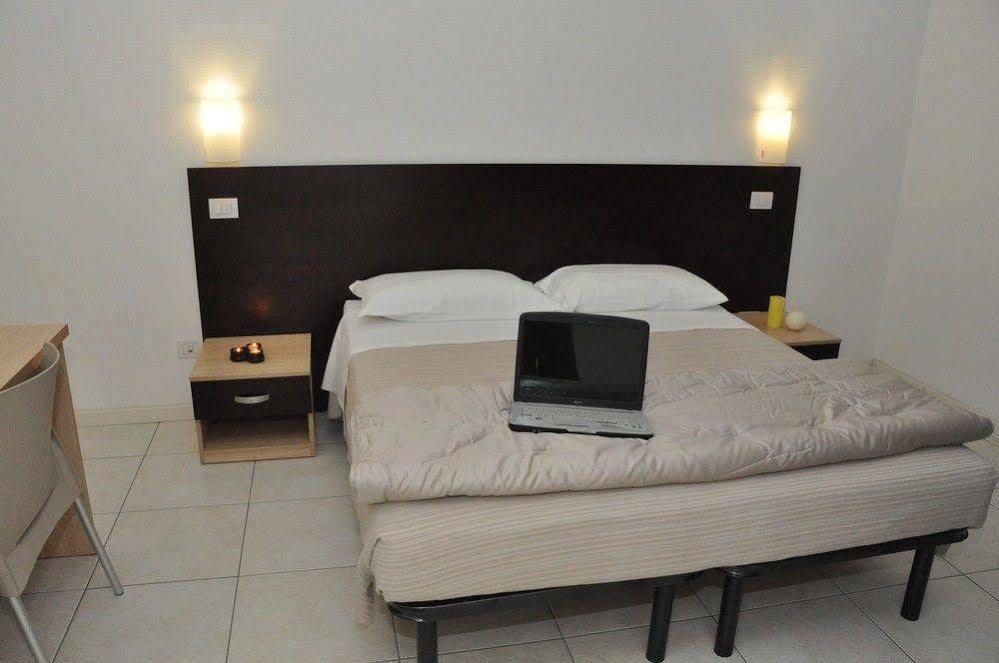 Residence Acqua Suite Marina Rimini Exterior foto