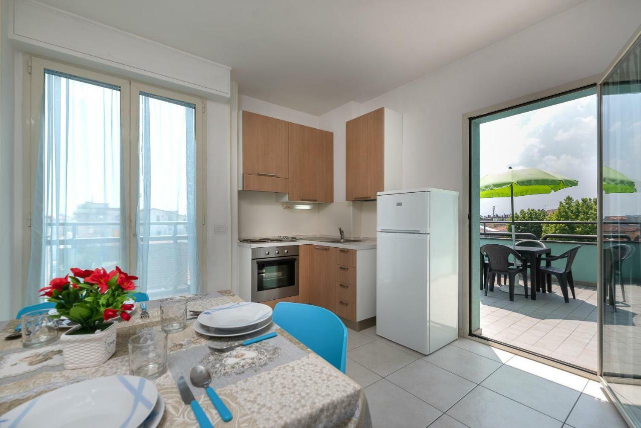 Residence Acqua Suite Marina Rimini Exterior foto